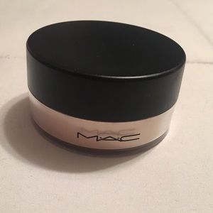 MAC Silver Dusk iridescent loose powder